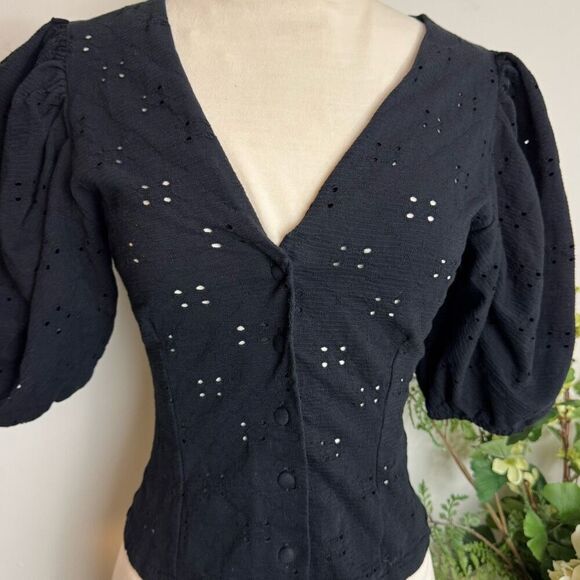 H&M top | black eyelet corset blouse puff sleeves | size small - Picture 3 of 11